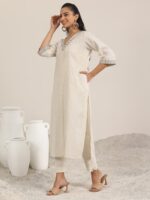 Off White Solid Cotton Blend Straight Kurta - Image 4